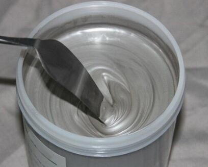 電気めっきされる黒い液体をめっきするDacrometを亜鉛でメッキする